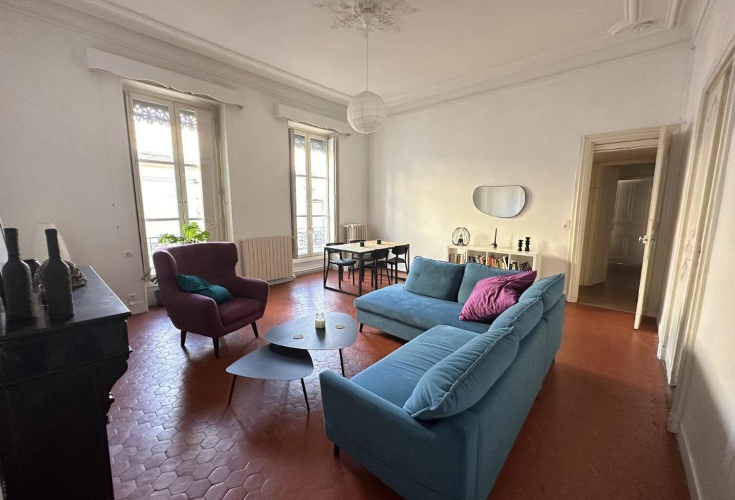 Centre historique de Nîmes – Appartement Type 5 avec balcon/terrasse — photo 1