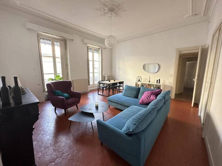 Centre historique de Nîmes – Appartement Type 5 avec balcon/terrasse — photo 1