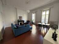 Centre historique de Nîmes – Appartement Type 5 avec balcon/terrasse — photo 2