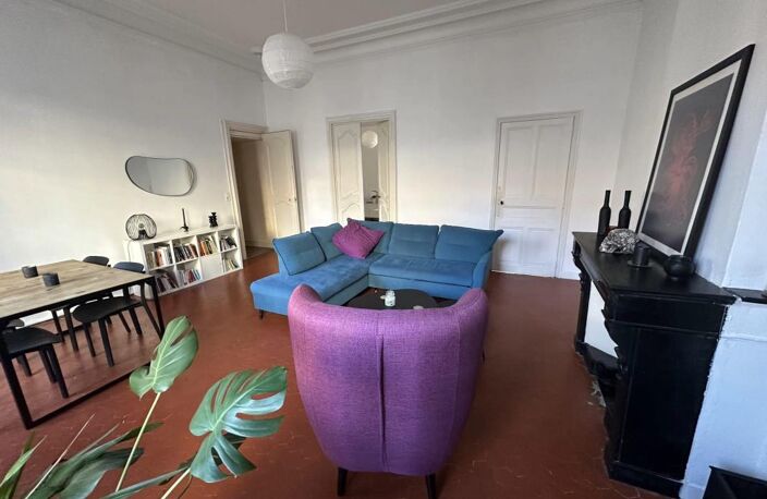 Centre historique de Nîmes – Appartement Type 5 avec balcon/terrasse — photo 3