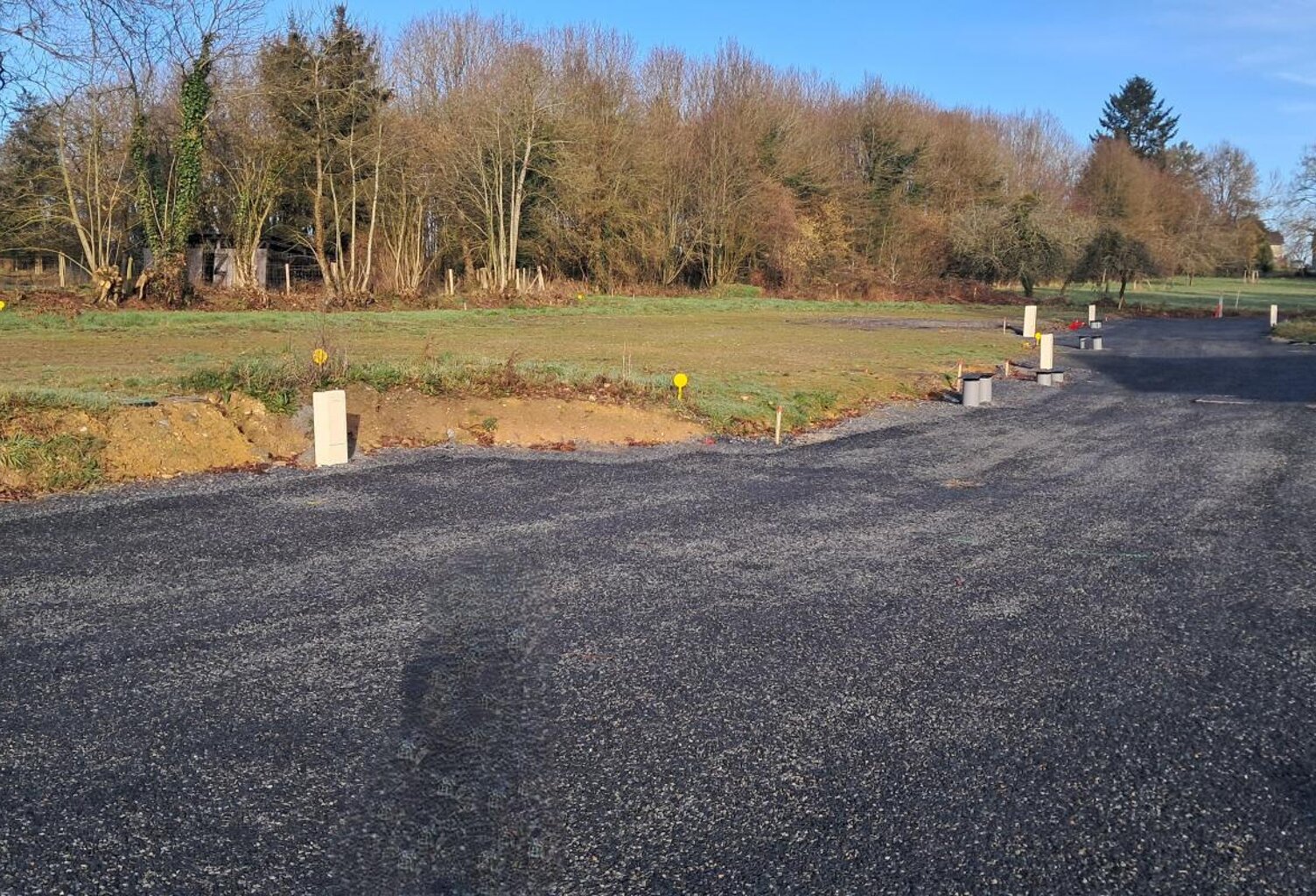 Terrain constructible & viabilisé 527m² — photo 1