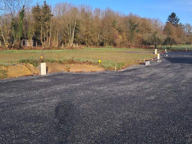 Terrain constructible & viabilisé 527m² — photo du bien