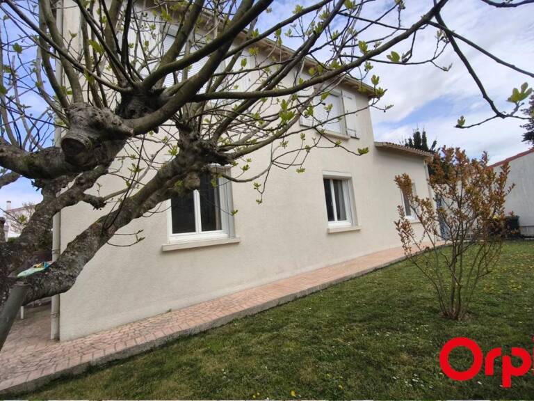 Royan – Une maison de caractère à réinventer, à deux pas du marché — photo 1