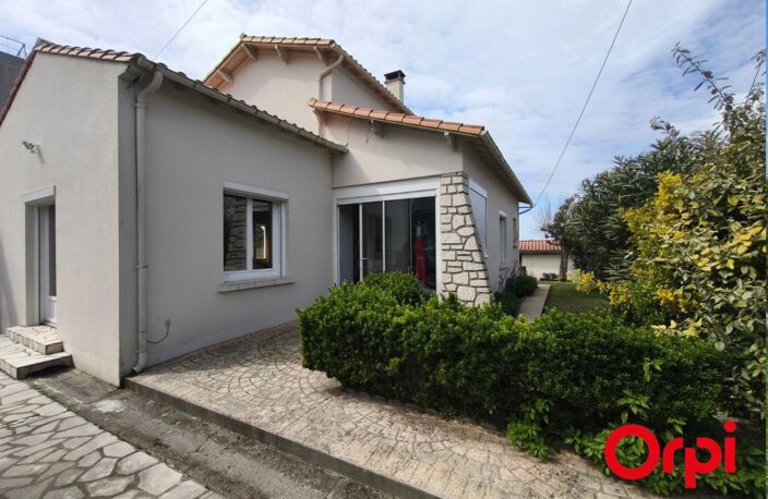 Royan – Une maison de caractère à réinventer, à deux pas du marché — photo 3
