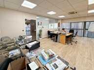 Au Sud d'Orléans, bureaux idéalement situés en bord de RD 2020, avec une belle visibilité — photo 4