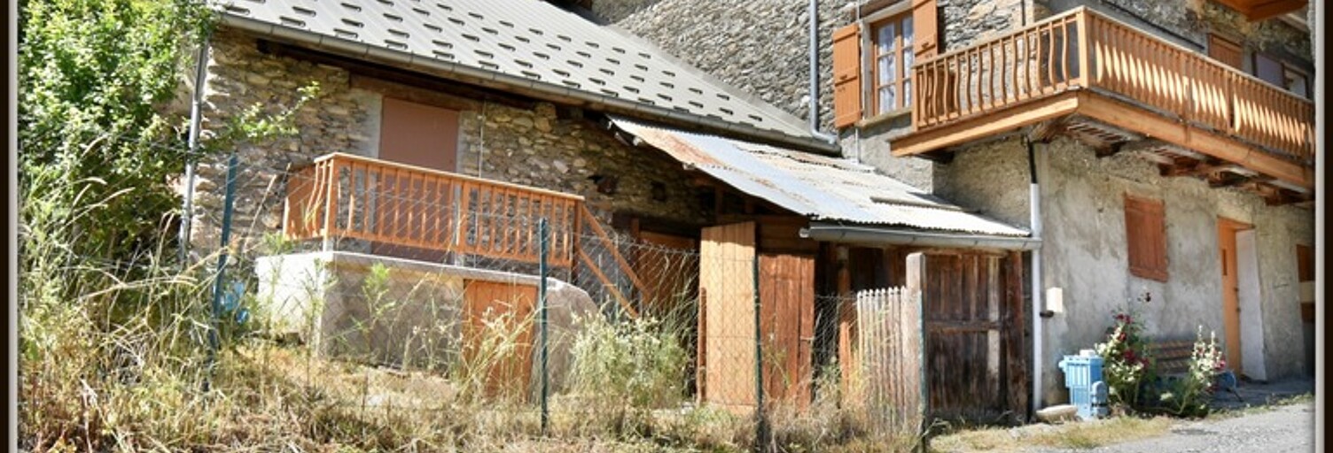 Maison 3 Pièces 84 m² à vendre à Aiguilles (05470)
