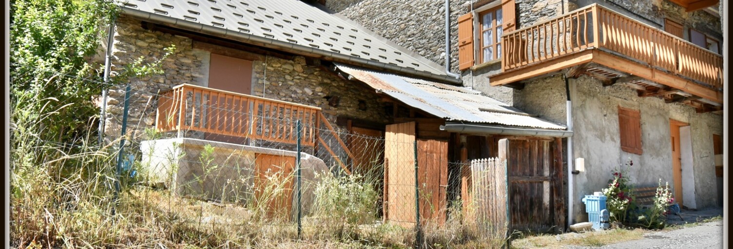 Maison 3 Pièces 84 m² à vendre à Aiguilles (05470)