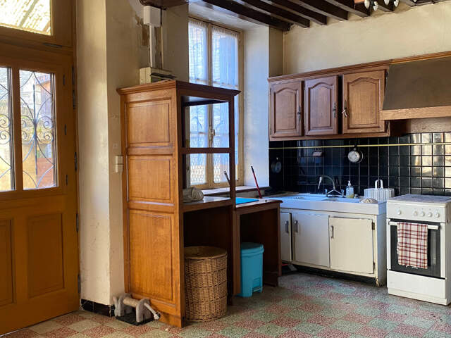 Charmante maison de village à vendre 70m² COUTARNOUX (89) avec dépendances et cour intérieure — photo du bien