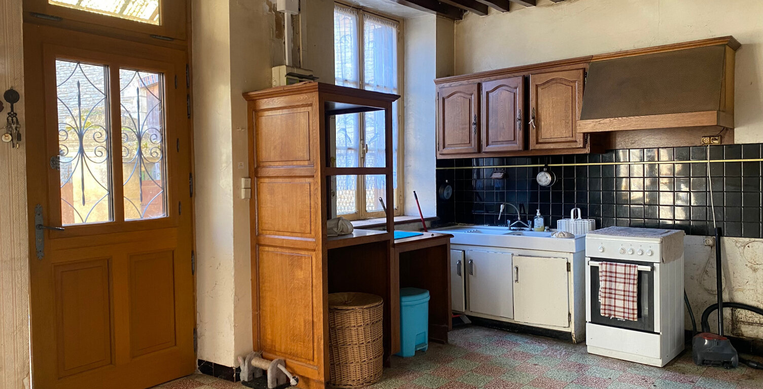 Charmante maison de village à vendre 70m² COUTARNOUX (89) avec dépendances et cour intérieure — photo 1