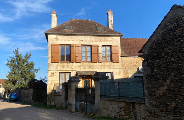 Charmante maison de village à vendre 70m² COUTARNOUX (89) avec dépendances et cour intérieure — photo 3