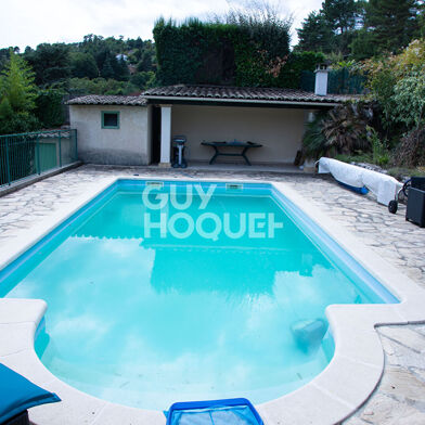 Maison 7 pièces 1592 €