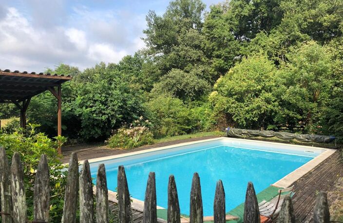 Longère et grange en pierre, 5 pièces, 3 chambres, puits, 6,5 ha jolie vue — photo 2