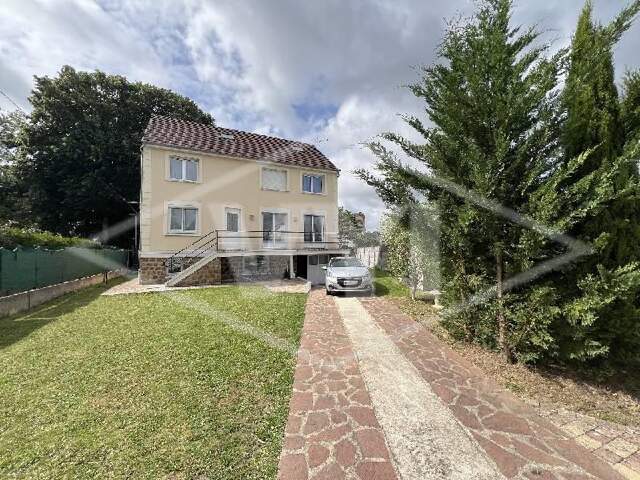 Maison 8 pièces 195 m² à Combs-la-Ville — photo du bien