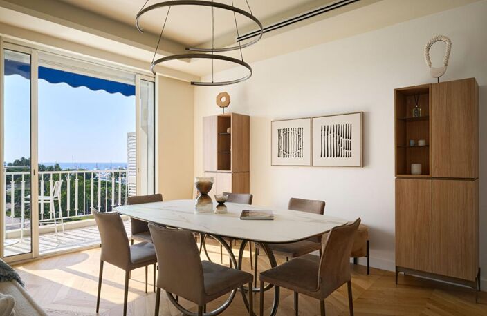 Cannes Croisette Face au Port Canto : Appartement de Réception avec Vue Mer Panoramique — photo 2