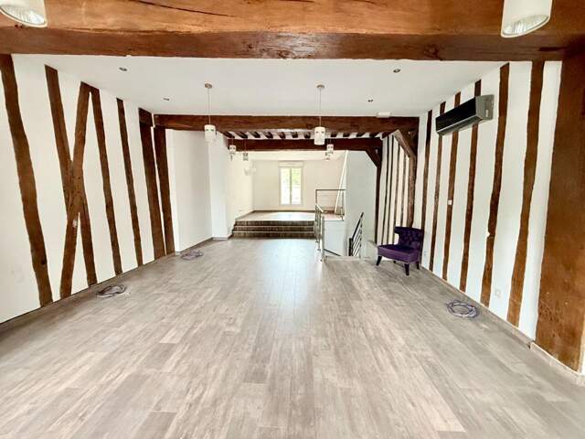 Sens Immeuble 10 pièce(s) 250 m2, Bien à fort potentiel ! Usage habitation, commercial ou mixte ! — photo du bien