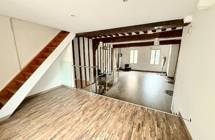 Sens Immeuble 10 pièce(s) 250 m2, Bien à fort potentiel ! Usage habitation, commercial ou mixte ! — photo 2