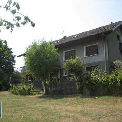 Appartement 3 pièces 860 €