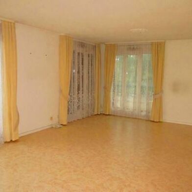 Appartement 4 pièces 733 €