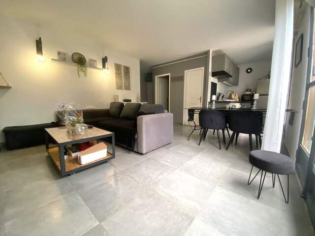 APPARTEMENT T3 DERNIER ETAGE 58M² / BALCON / LES OLIVES — photo du bien