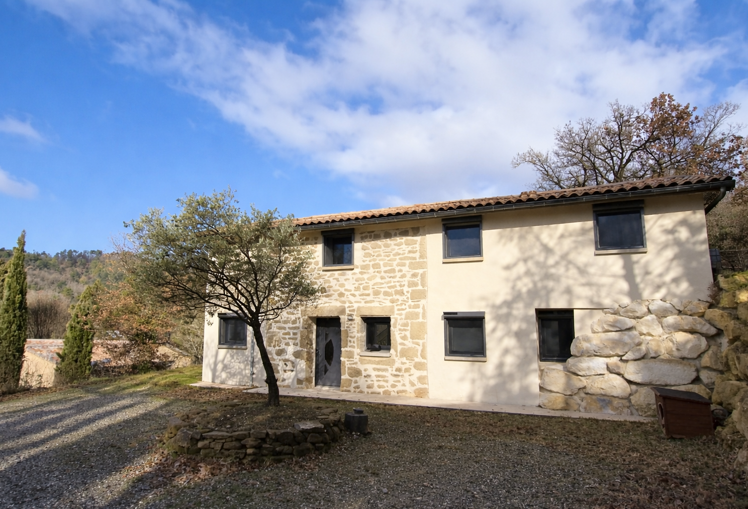 Superbe maison au calme dans les coteaux — photo 1