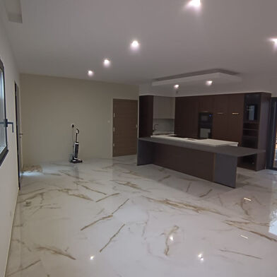 Maison 4 pièces 415000 €