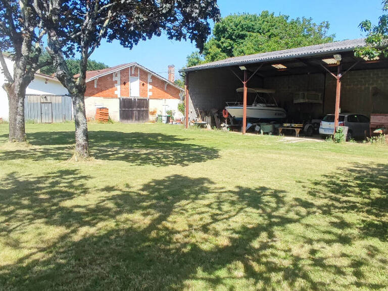 Propriété de 7 pièces avec chai attenant dépendance et hangar — photo 1