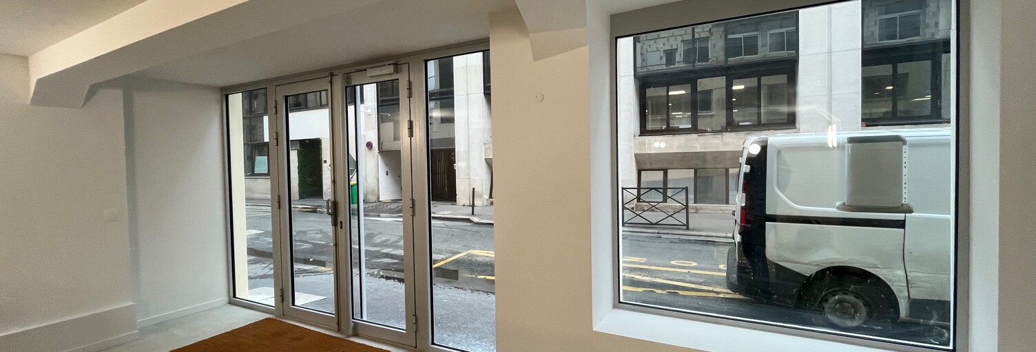 Local industriel  140 m² à louer à Paris 15 (75015)