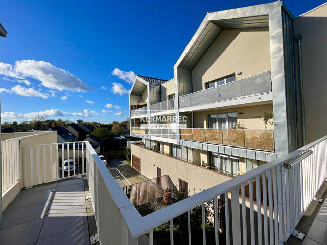 A vendre Appartement 5 Pièces DERNIER ETAGE (ASCENSEUR) TERRASSE ACIGNE CENTRE BOURG — photo du bien