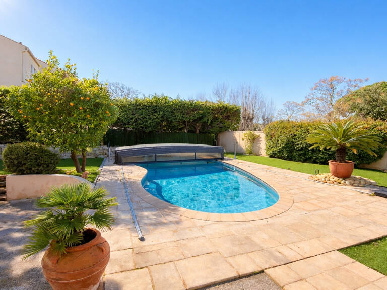 A VENDRE VILLA 7 PIECES 4 CHAMBRES PISCINE APPARTEMENT INDEPENDANT PROCHE CENTRE VILLE ET BORD DE MER A SAINT AYGULF — photo 1