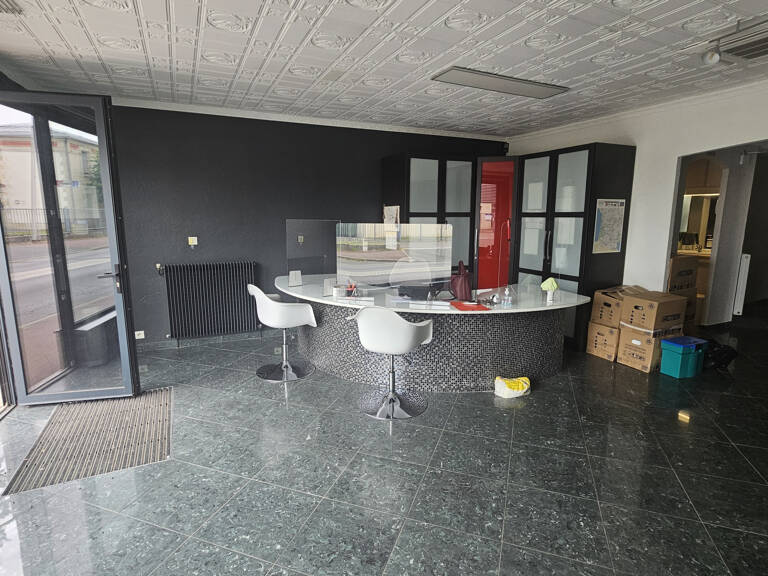 BLANQUEFORT EXCLUSIVITE Local commercial ou professionnel de — photo 1