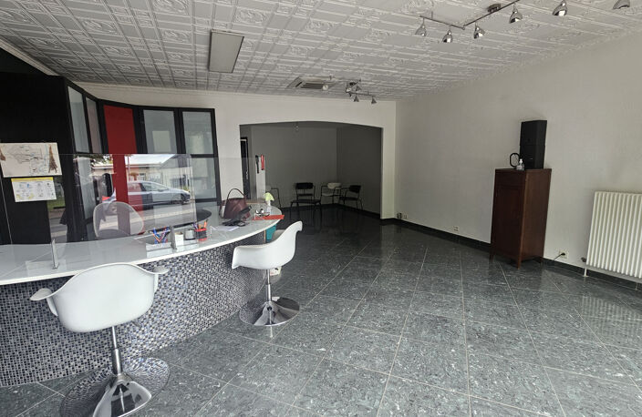 BLANQUEFORT EXCLUSIVITE Local commercial ou professionnel de — photo 2