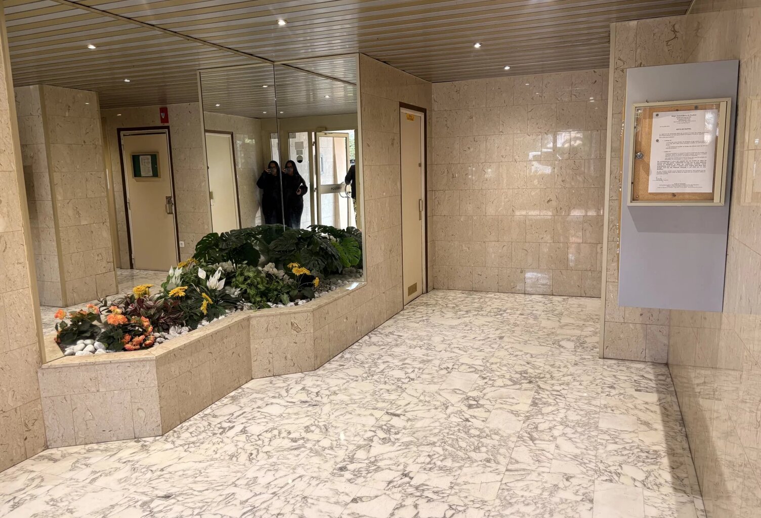 Appartement traversant de 74 m² avec deux terrasses, garage et c — photo 1