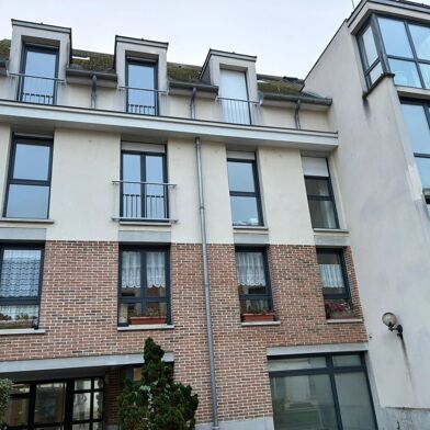 Bureau 10 pièces 934500 €