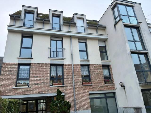 BUREAU SPACIEUX À VENDRE À AMIENS – 417 M², 10 PIÈCES — photo du bien