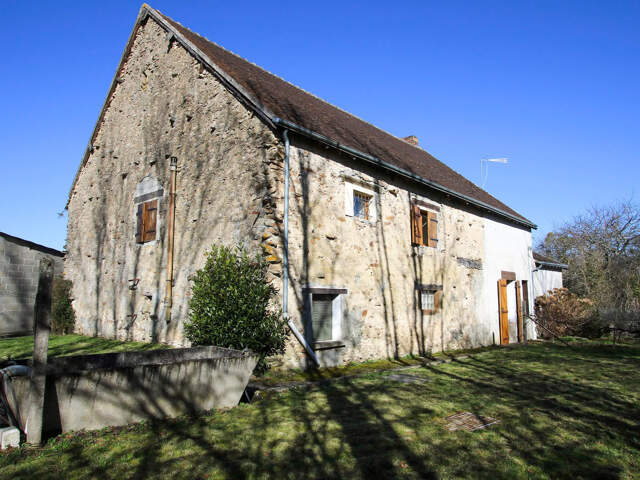 A VENDRE - Maison 7 Pièces à Chaillac — photo du bien
