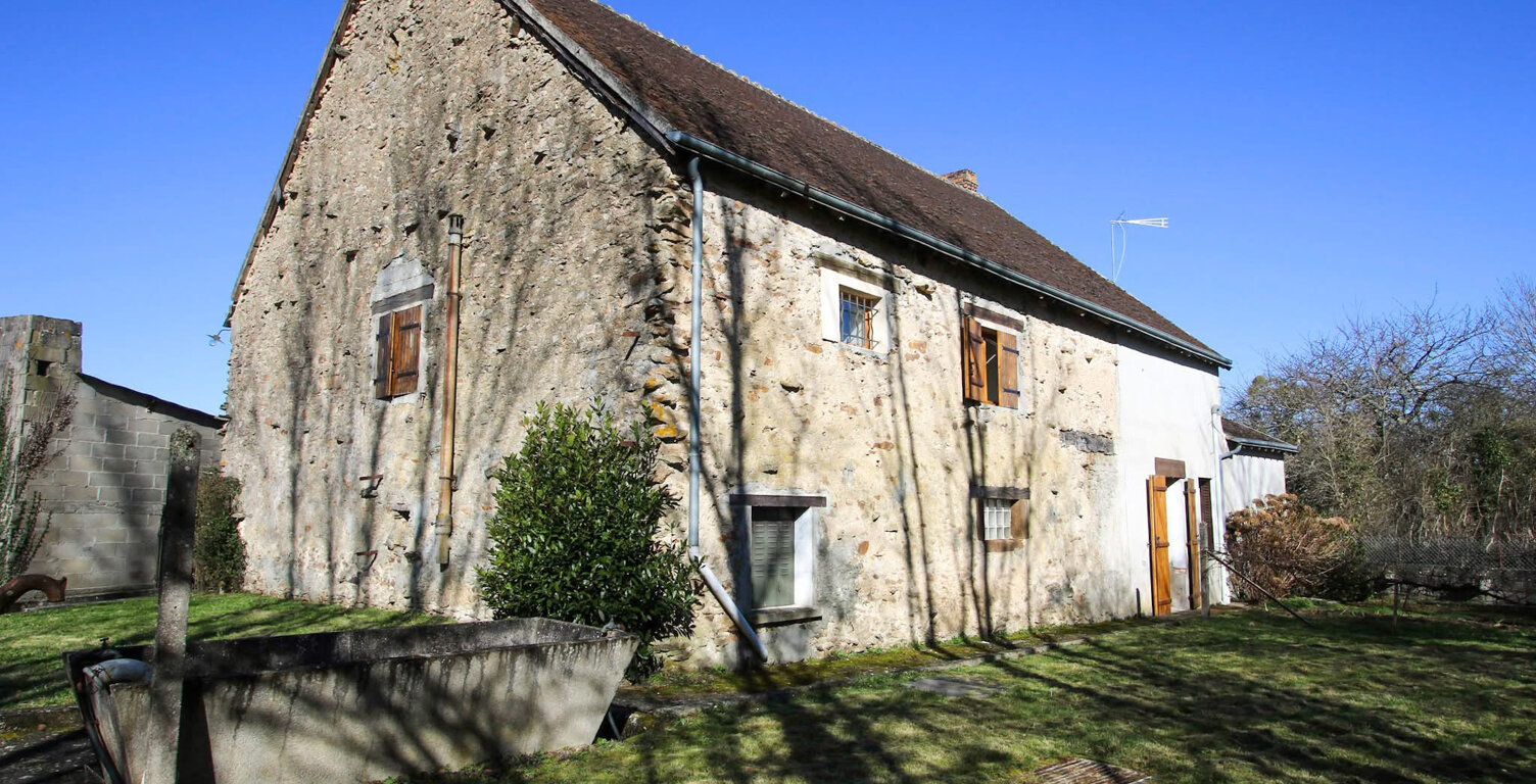 A VENDRE - Maison 7 Pièces à Chaillac — photo 1