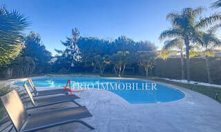 Maison 5 Pièces 276 m² à louer à Cagnes-sur-Mer (06800)
