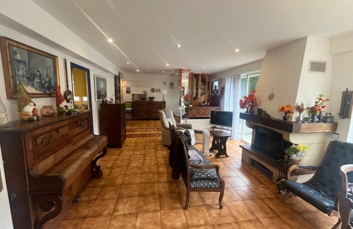 Succession Drap Maison Piscine — photo 3