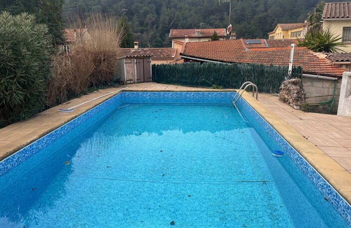 Succession Drap Maison Piscine — photo 4