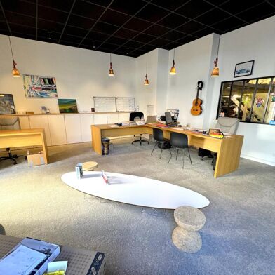 Commerce 3 pièces 4500 €