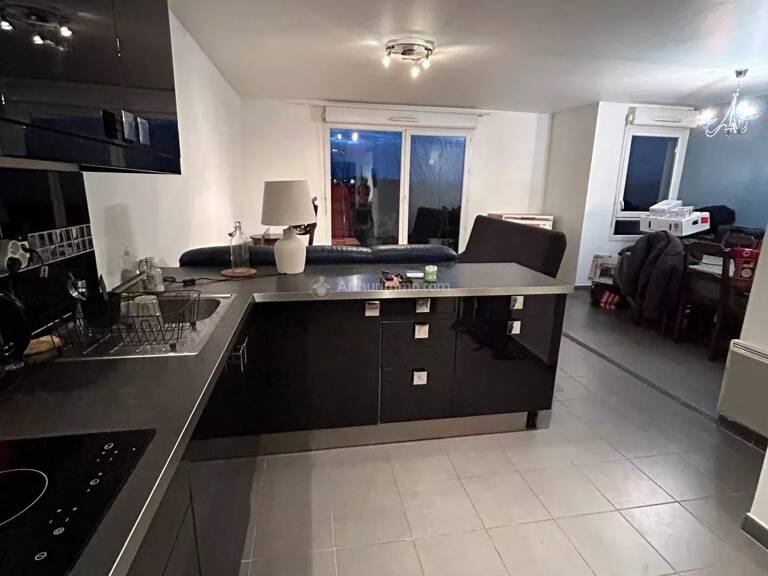 À louer – Grand T2 meublé de 59 m² avec balcon et garage – Vaulx-en-Velin Village — photo 1