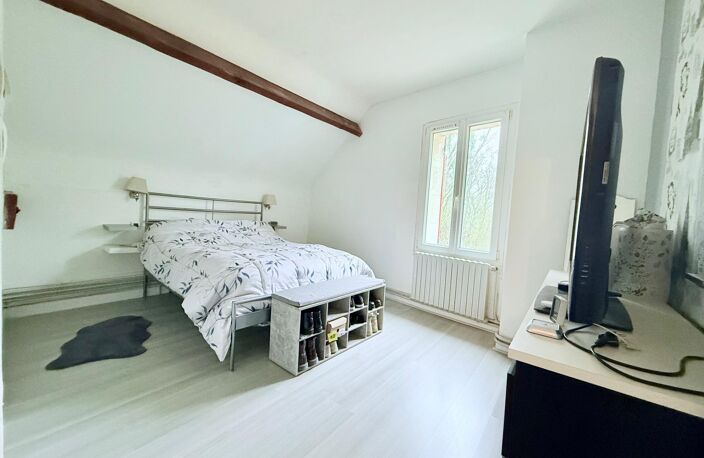 A Fontenoy 02, axe Soissons/Compiègne, maison de 4 pièces avec 2 garages et dépendances, terrain 975 m2. — photo 5