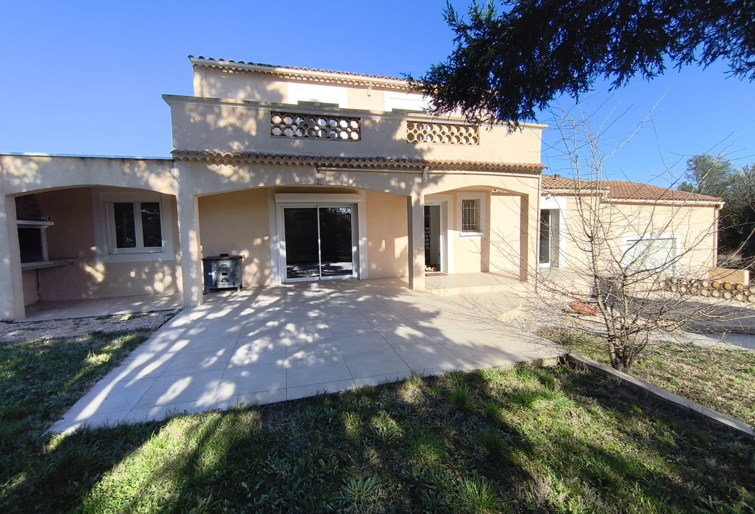 DPT (30) A vendre somptueuse villa traditionnelle-contempor — photo 1