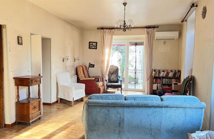 Maison de ville avec terrasse, 2 garages, 2 appt. — photo 5