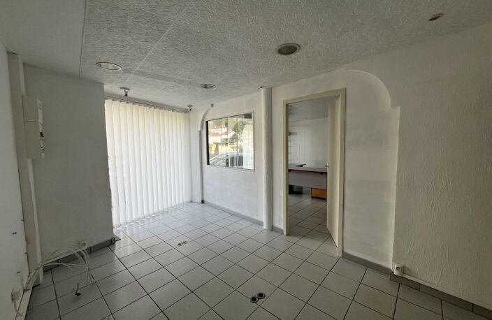 Local commercial — photo 3