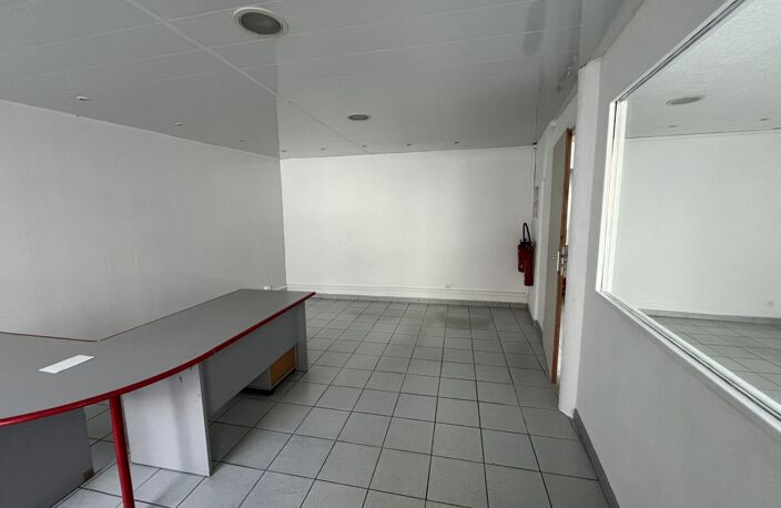 Local commercial — photo 4