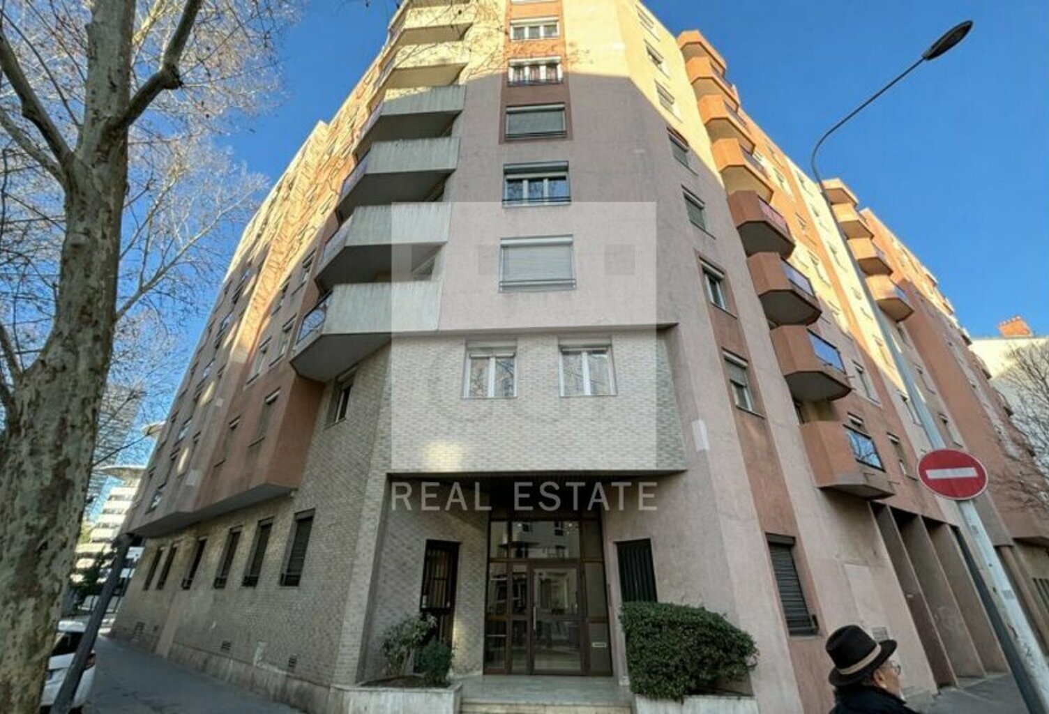 BUREAUX à LOUER — photo 1