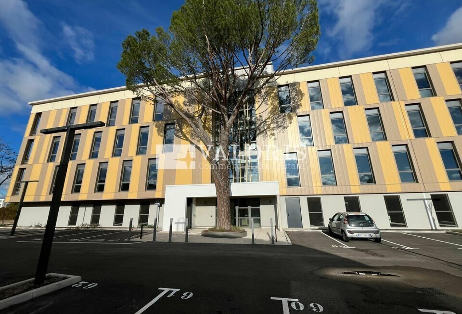 BUREAUX à LOUER — photo 1