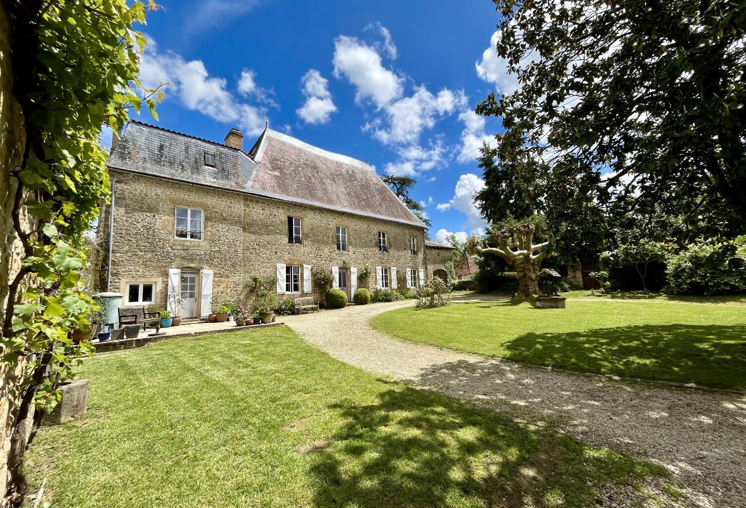 Manoir — photo 1