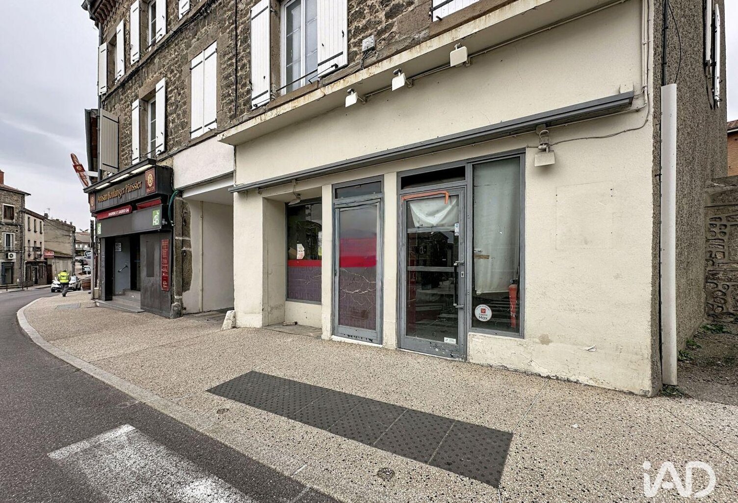 Vente Local d'activités 92 m&sup2; — photo 1